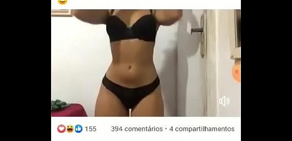  Novinha mostrando as tetas num grupo de Facebook